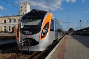 Рівненщиною курсуватиме додатковий поїзд