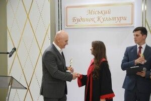 На Рівненщині релокований університет з Луганська вдруге випустив дипломованих медиків