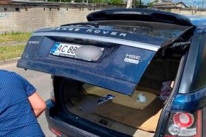 Волинські патрульні оштрафували водія Land Rover Range Rover