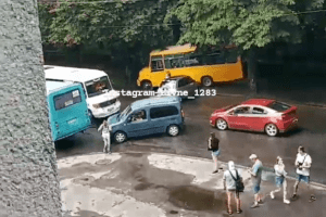 У Рівному в аварію потрапила маршрутка