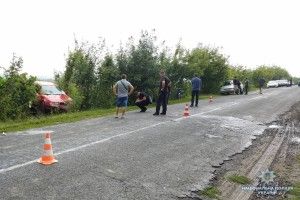 У Здолбунівському районі легковик збив жінку із дітьми