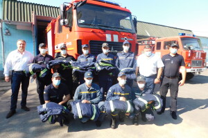 На Волині рятувальники отримали спеціальне взуття, яке захищає від струму та вогню