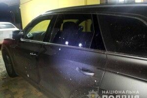 У Рівному підприємцю на подвір’я вночі кинули гранату