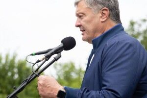 Порошенко: влада вже порахувала, що з людей можна витягнути 50-100 мільярдів доларів