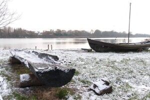 Експерти визначили вік довбанки, яку витягли з дна річки на Рівненщині