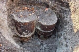 Викопали бочки із зерном, заховані в роки голоду
