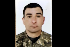 У селі на Волині просять гідно провести в останню путь Героя «на щиті»