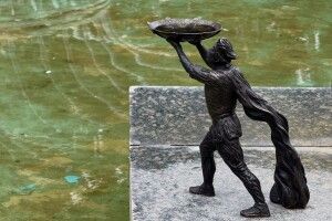 Іванко Чистий та Тарас Мокрий: у Луцьку з'явилися два нові кликуни