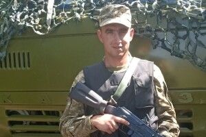 Боєць із Волині, що воює на фронті, до війни робив неймовірні мініатюри будівель (Фото)