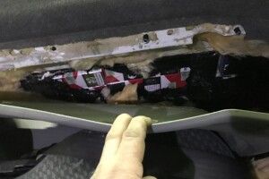 Найшвидший спосіб втратити авто на кордоні – зробити у ньому сховок (Фото)