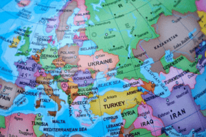 МОЗ оновило список країн червоної зони. Тепер там усі сусіди України