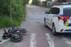 На Волині п'яний мотоцикліст збив пішохода
