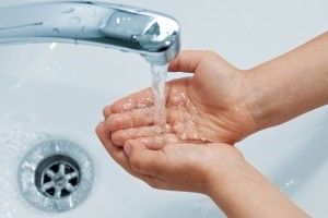 Лучани скаржаться на «ледь теплу» воду, яка тече з «гарячих» кранів
