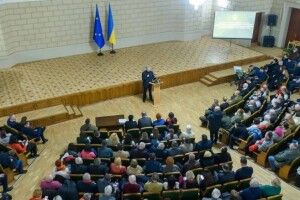 Не лопати і не дрони з кухні: Порошенко у Львові розповів, що треба для перемоги