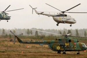 Гриценко пропонує президенту відкликати в Україну десятки військових гелікоптерів, яких втратили через Медведчука