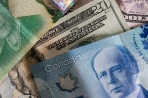 Що буде з ключовими валютами світу у 2022 році: прогноз від Goldman Sachs