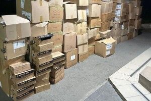 Через Волинь намагалися незаконно ввезти партію брендового одягу