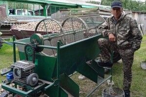 Волинянин має агрегат для зручного перебирання картоплі (Фото)