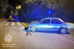 У Луцьку, в результаті зіткнення, перекинулося авто