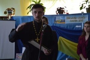«І сьогодні біля престолу зберігаю листок, на якому написані імена наших захисників»