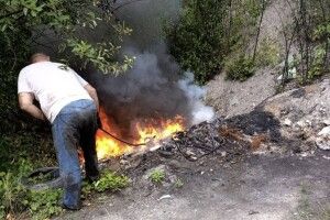 На Волині муніципали спіймали палія відходів