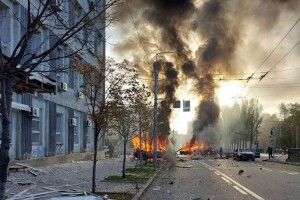 Масований ракетний удар рф: влучання в 14 регіонах України, десяток загиблих 