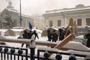 На Грушевського під Верховною Радою — сутички з поліцією і масові затримання