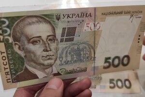 Зеленський пообіцяв додатково по 500 гривень тим, хто вакцинується третьою дозою