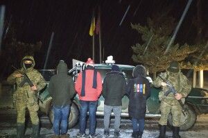Українець переправляв нелегалів з Коморських Островів, Афганістану й Судану до Румунії