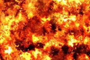 Старший чоловік підірвався біля власного авто