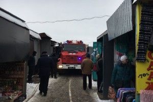 «Базарникам» байдуже до правил безпеки!