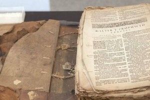 В Уельсі знайшли 400-річну Біблію, яку використовували в туалеті