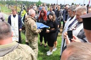 На Горохівщині сьогодні прощалися з полеглим Героєм Віталієм Прокопенком