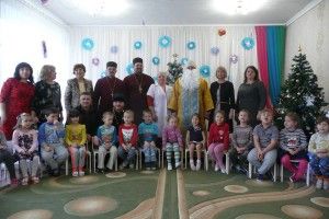 Лучани зібрали півтонни смаколиків для малечі Сходу