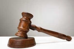 На Волині судять «банду» посадовців, які три роки грабували державу