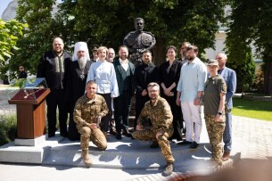 Зеленський відкрив погруддя Мазепи у Києво-Печерській лаврі