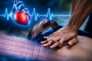 У Луцьку медики «швидкої» запустили серце 93-річній пацієнтці