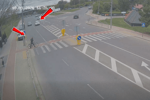Секунди до трагедії: у Луцьку водій влетів у паркан, рятуючи пішохода (Відео)