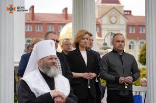 Чому перші особи Волині взяли в руки маленькі дзвоники