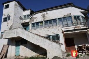 Нове життя для занедбаного залу: у луцькій школі готують простір для бойових мистецтв (Фото)