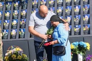 На Волині рідним загиблих Героїв вручили державні нагороди 