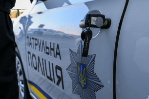 «Загляньте під килимок»: луцьким патрульним пропонували хабар