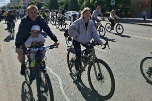 Сьогодні обласний центр Волині нагадував водночас європейське і китайське місто