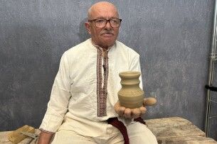66-річний майстер із Волині зберігає столітні традиції та гончарує на крузі свого діда