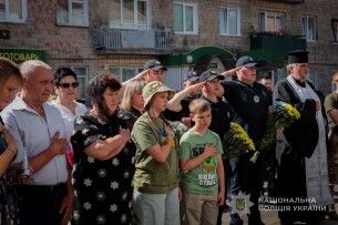 У Горохові відкрили меморіальну дошку поліцейському-воїну Юрію Кривошапці