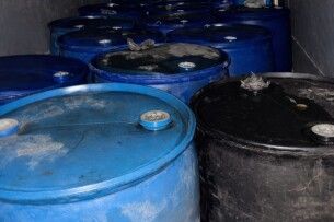 На Волині чоловік торгував фальсифікованим алкоголем і дизельним пальним