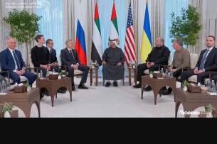 «Виглядали майже як друзі»: українські переговірники спільно пообідали з американцями і... росіянами