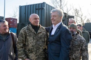 На передовій кожна третя мобільна лазня – від Порошенка