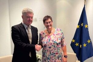Порошенко у Страсбурзі: тиснути на агресора для звільнення з полону українців!