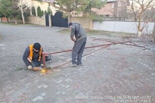 У Луцьку розчищають вулиці від незаконних шлагбаумів